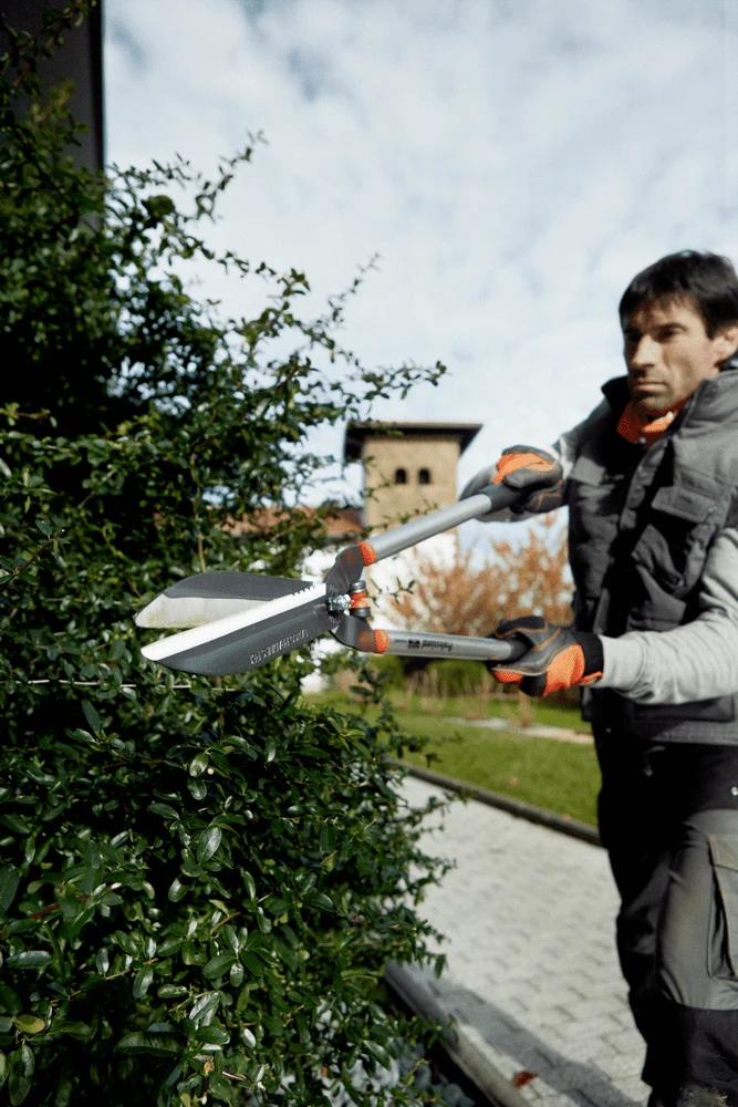 Bahco P51H-SL Extra Long Hedge Shears, Heavy Duty, Lightweight With Aluminium Handle - Image 2