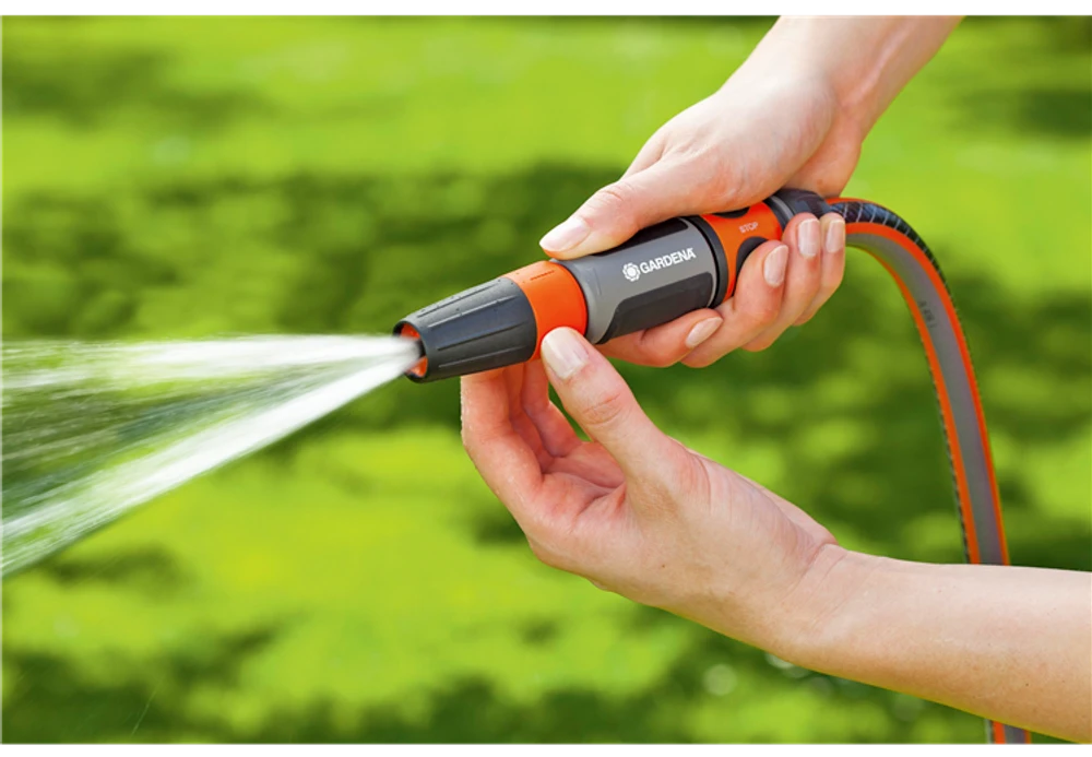 Gardena Classic Adjustable Spray Nozzle - Image 2