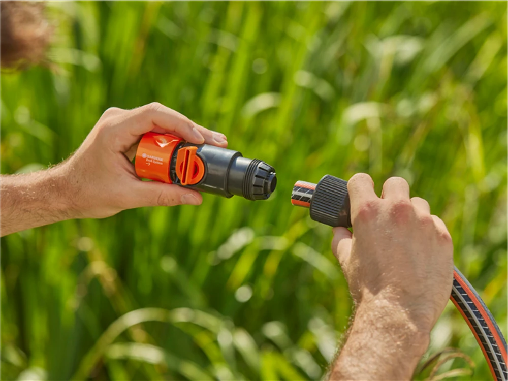 Gardena 19mm Maxi-Flo Hose Connector With Control Valve - Image 2