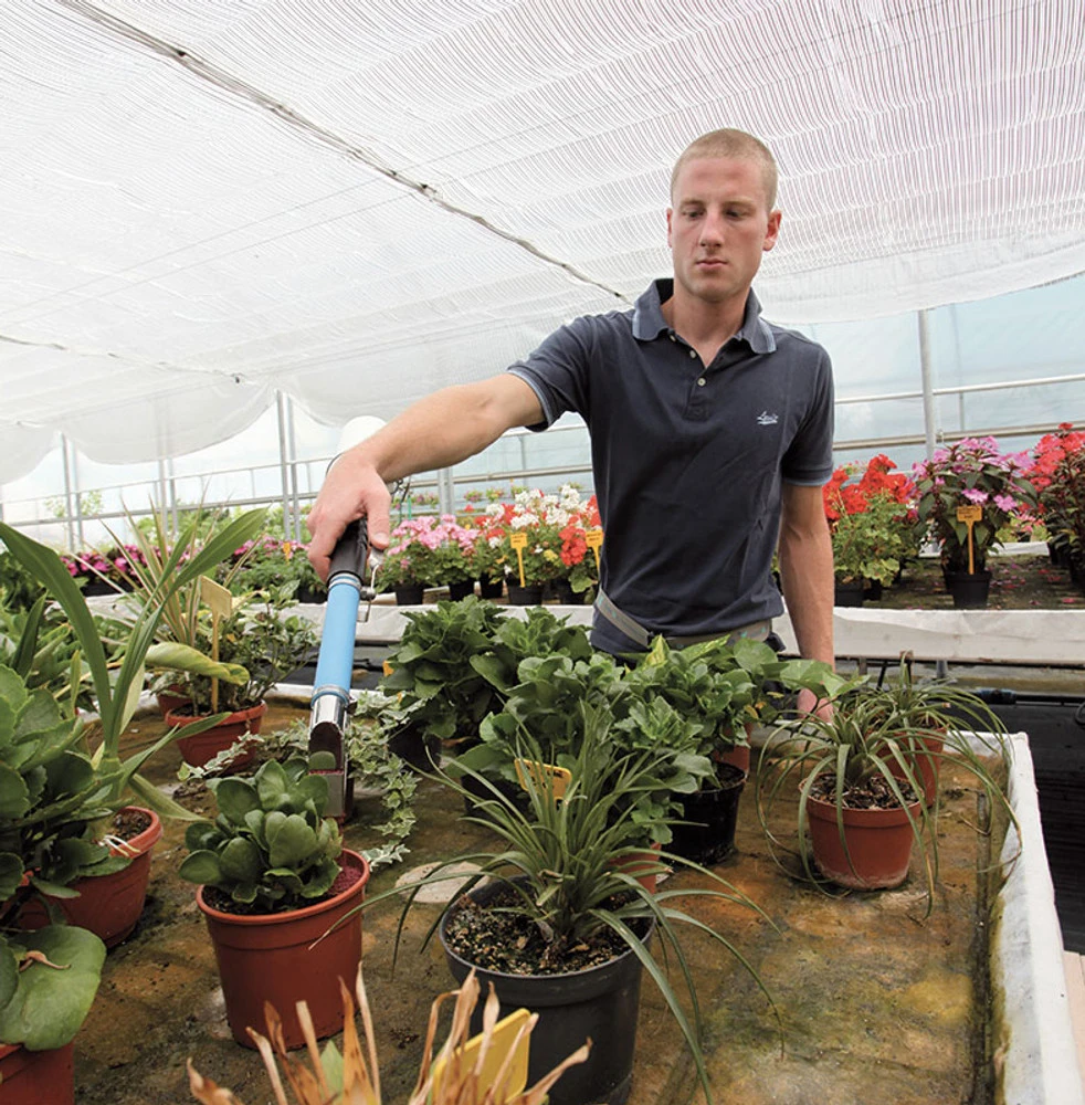 Handheld Topdressing Fertiliser Dispenser (Short) - Image 2